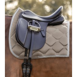 Underlag med fyld fra Waldhausen "Valencia" 17" dressur