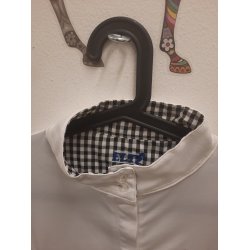 Stvne bluse fra "ELT" hvid med tern i kraven indvendig