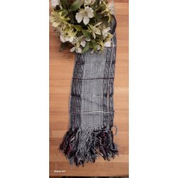 Trklde med slv trde i 4 farver ( sort , Gr . lilla og hvid)