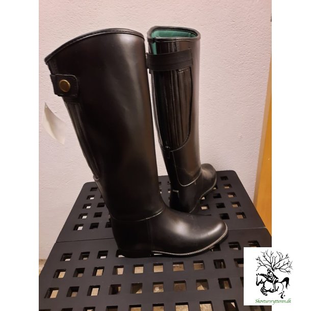 Ridestvler i PVC fra  QHP med lynls - god begynder stvle str 36 medium 