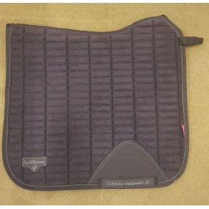 LeMieux Dressurunderlag Sueded i Sort