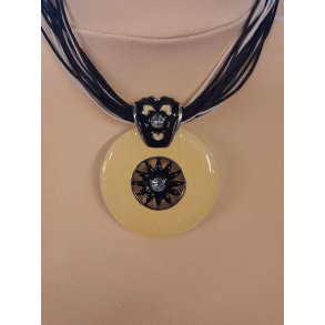 Halskde med sol fra Glamour Sort