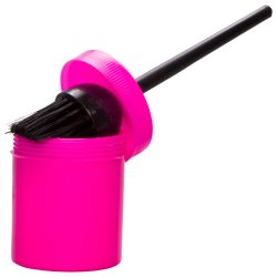 Hov pensel beholder i friske farver