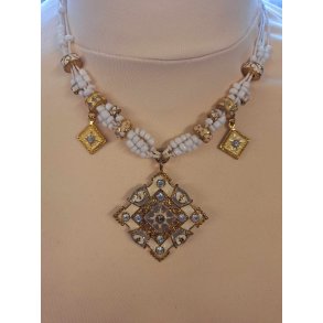 Halskde med perler fra Glamour Hvid