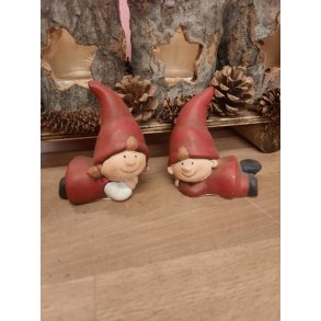 Julenissepar i keramik liggende ca. 9 cm. hje