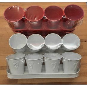 Adventsstage som urtepotter i metal med tal 1 til 4 i rd eller hvid