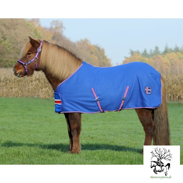 Fleece dkken med islandsk flag p frontstykket fra QHP