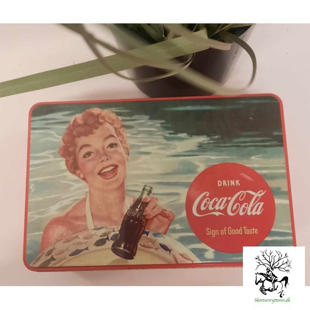 Madkasse "Coca Cola " i metal - 20 cm lang x 13 cm bred x 6,5 cm hj