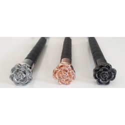 Pisk dressur i flere l�ngder med rosenknop - Globus 