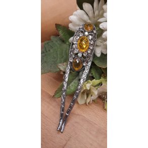 Hrspyd med honning gul blomst og flotte dekorerede spyd 