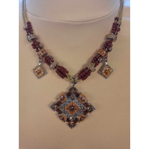 Halskde med perler fra Glamour Orange