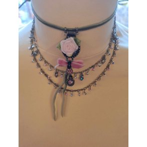 Halskde 3 i 1 med rose fra Dansk Smykkekunst Pink