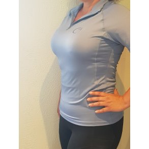 T-shirt fra Campus med kort lynls i halsen 