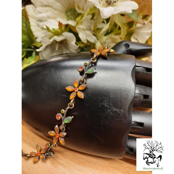 Armbnd med blomst og rde krystaller fra Dansk Smykkekunst 