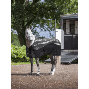 Cooler Thermo Carbon Dkken i sort fra  LeMieux 